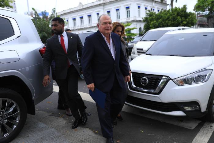 José Luis Andrade, ministro de Obras Públicas. José Luis Andrade, ministro de Obras Públicas.