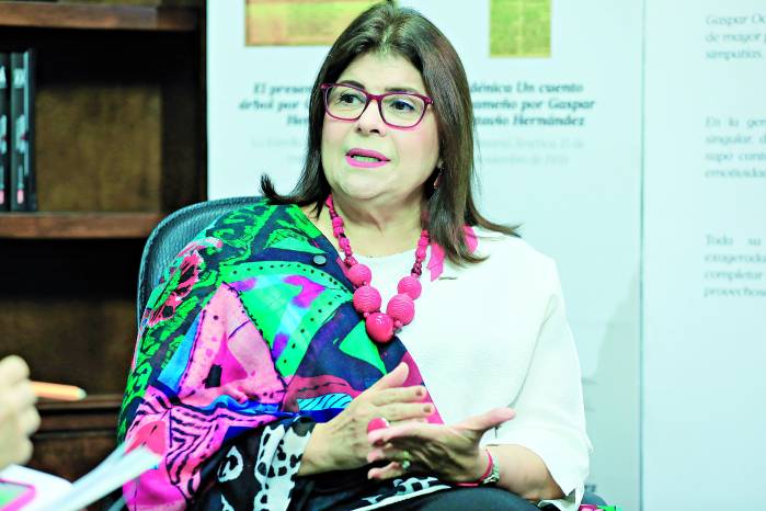 La periodista Mary Triny Zea y la directora ejecutiva de Transparencia Panamá Olga de Obaldía. La periodista Mary Triny Zea y la directora ejecutiva de Transparencia Panamá Olga de Obaldía.