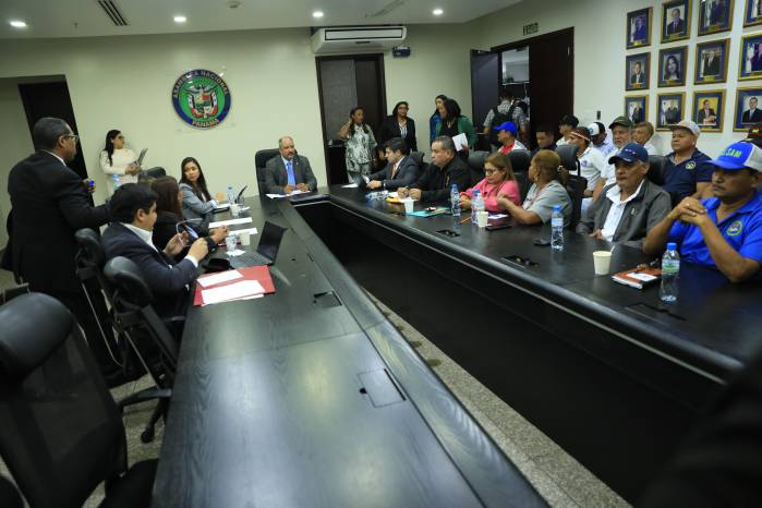 Se inicia una nueva coyuntura política Se inicia una nueva coyuntura política