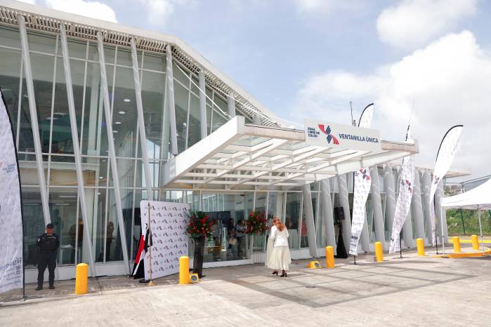 Instalaciones de la Ventanilla Única de la Zona Libre de Colón, ubicada en France Field. Instalaciones de la Ventanilla Única de la Zona Libre de Colón, ubicada en France Field.