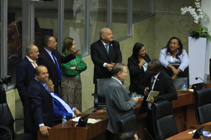 Asamblea empantanada: Vamos acusa a la bancada Mixta de retraso en comisiones Asamblea empantanada: Vamos acusa a la bancada Mixta de retraso en comisiones