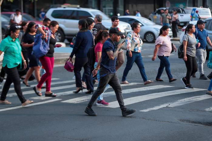 Cada día, los panameños se plantean mejores condiciones salarios para mantener su estilo de vida Cada día, los panameños se plantean mejores condiciones salarios para mantener su estilo de vida