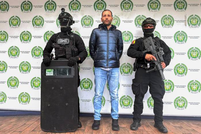 Fotografía cedida por la Policía Nacional de Colombia del ciudadano italiano Giuseppe Palermo, alias Peppe, luego de su captura este viernes, Bogotá (Colombia). Fotografía cedida por la Policía Nacional de Colombia del ciudadano italiano Giuseppe Palermo, alias Peppe, luego de su captura este viernes, Bogotá (Colombia).