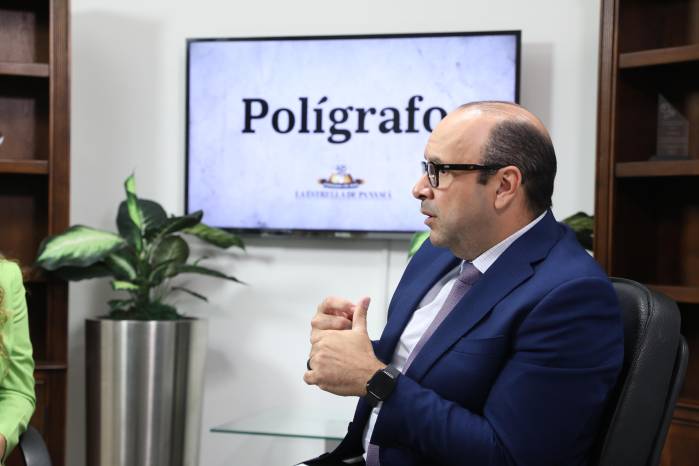 Defensor del Pueblo, Eduardo Leblanc en medio de entrevista con La Estrella de Panamá. Defensor del Pueblo, Eduardo Leblanc en medio de entrevista con La Estrella de Panamá.
