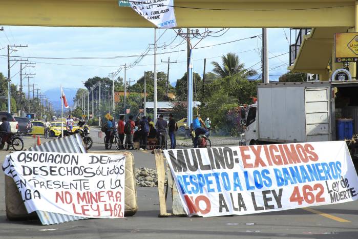 Las protestas contra la Ley 462 se han recrudecido en las últimas semanas. Los trabajadores bananeros están en paro desde el 28 de abril. Las protestas contra la Ley 462 se han recrudecido en las últimas semanas. Los trabajadores bananeros están en paro desde el 28 de abril.