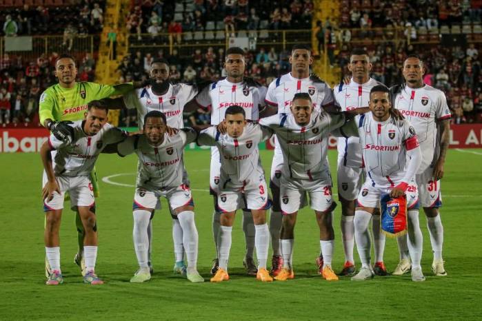 El Plaza Amador, de Panamá, venció al Alajuelense en la primera jornada de la Copa Centroamericana. El Plaza Amador, de Panamá, venció al Alajuelense en la primera jornada de la Copa Centroamericana.