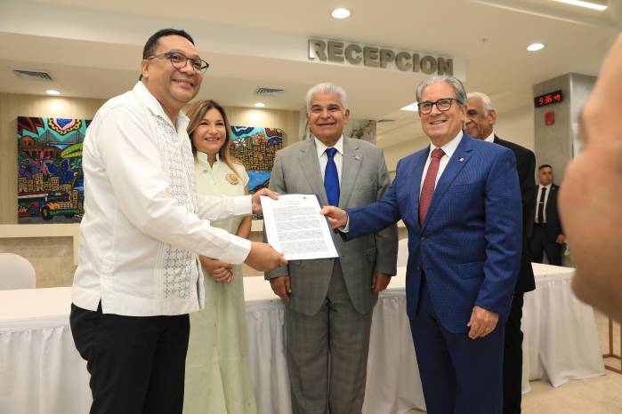 El nuevo hospital Manuel Amador Guerrero está bajo la administración de la Caja de Seguro Social. El nuevo hospital Manuel Amador Guerrero está bajo la administración de la Caja de Seguro Social.