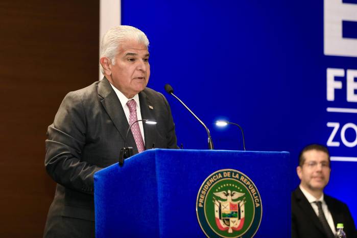Mulino viaja este 27 de agosto a la ciudad de Brasilia junto a una delegación de ministros, diputados, dirigentes de los gremios comerciales y empresarios. Mulino viaja este 27 de agosto a la ciudad de Brasilia junto a una delegación de ministros, diputados, dirigentes de los gremios comerciales y empresarios.
