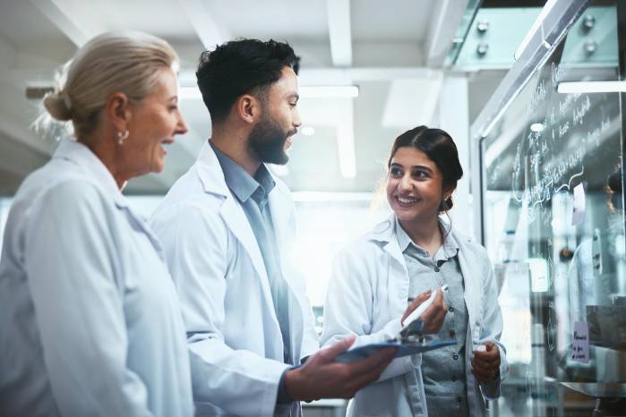 Con propuestas que van desde energías renovables hasta nuevas aplicaciones de la biología, la juventud demuestra día a día el poder transformador de la ciencia. Con propuestas que van desde energías renovables hasta nuevas aplicaciones de la biología, la juventud demuestra día a día el poder transformador de la ciencia.