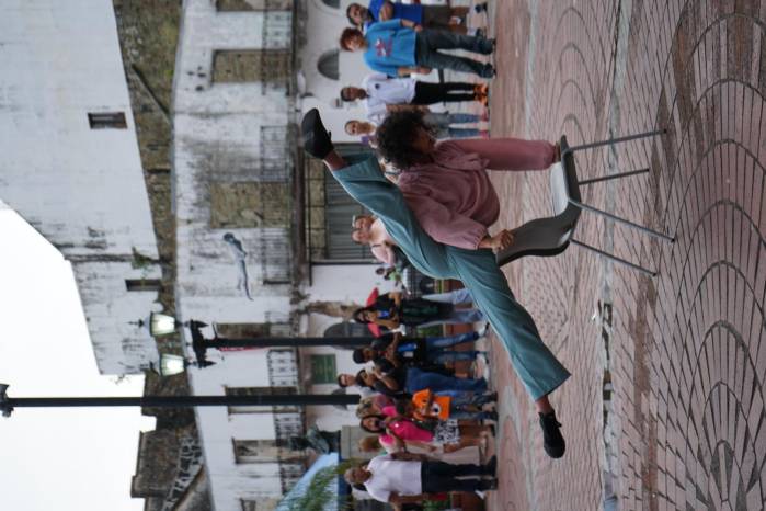 El objetivo del proyecto es que lograr que las personas interactúen y conozcan otros tipos de corrientes artísticas El objetivo del proyecto es que lograr que las personas interactúen y conozcan otros tipos de corrientes artísticas