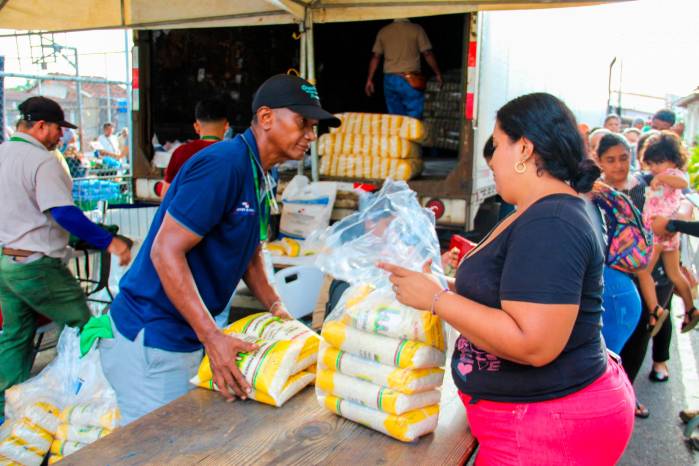 El IMA informó que en las agroferias los productos cuentan con los registros sanitarios emitidos por las autoridades competentes. El IMA informó que en las agroferias los productos cuentan con los registros sanitarios emitidos por las autoridades competentes.