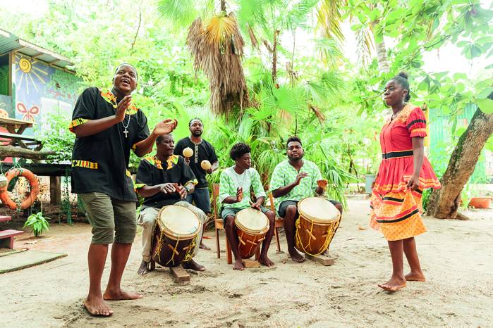En Belice, cada espacio habla de diversidad, sabor, ritmo y playa. En Belice, cada espacio habla de diversidad, sabor, ritmo y playa.
