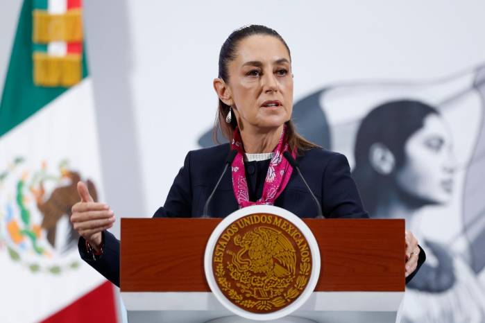 La presidenta de México, Claudia Sheinbaum, habla durante su conferencia de prensa matutina en el Palacio Nacional de Ciudad de México, México. La presidenta de México, Claudia Sheinbaum, habla durante su conferencia de prensa matutina en el Palacio Nacional de Ciudad de México, México.