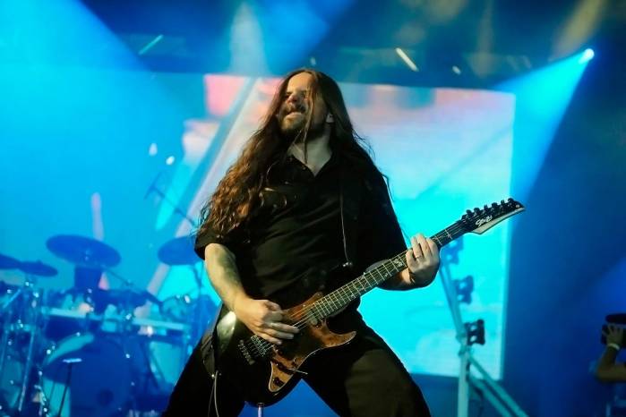 Andreas Kisser, guitarrista de la banda Sepultura. Andreas Kisser, guitarrista de la banda Sepultura.