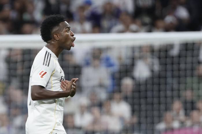 El delantero del Real Madrid Vinícius Jr, reacciona al ser sustituido durante el partido contra el FC Barcelona. El delantero del Real Madrid Vinícius Jr, reacciona al ser sustituido durante el partido contra el FC Barcelona.