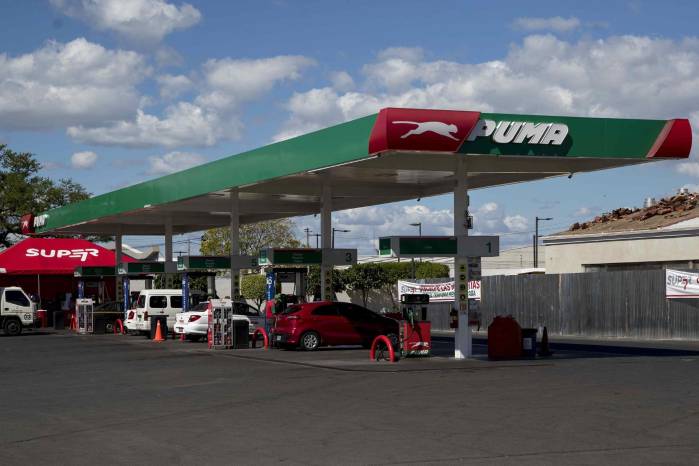 Fotografía de archivo en la que se registró una toma general de una estación de suministro de combustibles, en Managua (Nicaragua). Fotografía de archivo en la que se registró una toma general de una estación de suministro de combustibles, en Managua (Nicaragua).