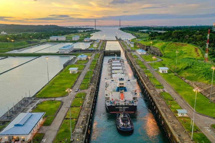 De acuerdo con el portavoz del Departamento de Defensa, garantizar el paso libre de Estados Unidos por el Canal de Panamá es una prioridad del gobierno de Donald Trump. De acuerdo con el portavoz del Departamento de Defensa, garantizar el paso libre de Estados Unidos por el Canal de Panamá es una prioridad del gobierno de Donald Trump.