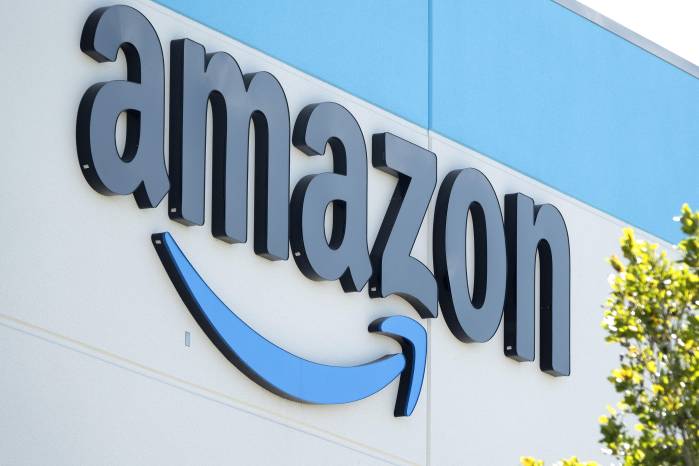 Fotografía de archivo del logo del gigante tecnológico Amazon, en Miami (Florida, EE.UU.) Fotografía de archivo del logo del gigante tecnológico Amazon, en Miami (Florida, EE.UU.)