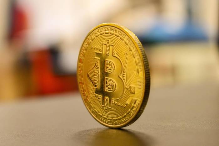 El exdiputado Gabriel Silva, presentó, el 6 de septiembre de 2021, el proyecto de Ley 697, popularmente conocido como Ley Bitcoin. El exdiputado Gabriel Silva, presentó, el 6 de septiembre de 2021, el proyecto de Ley 697, popularmente conocido como Ley Bitcoin.