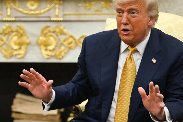 El mandatario afirmó que la compañía accedió a modificar su receta en Estados Unidos, reemplazando el jarabe de maíz por azúcar de caña, en línea con su campaña MAHA (Make America Healthy Again). El mandatario afirmó que la compañía accedió a modificar su receta en Estados Unidos, reemplazando el jarabe de maíz por azúcar de caña, en línea con su campaña MAHA (Make America Healthy Again).