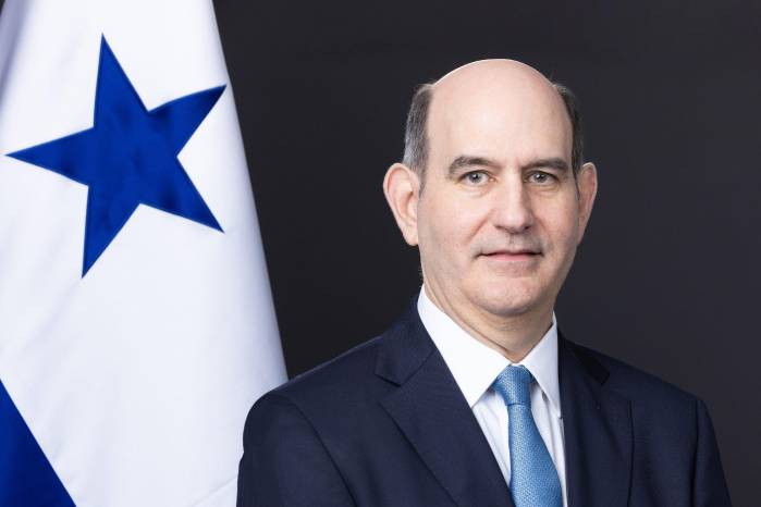 El ministro de Economía y Finanzas, Felipe Chapma. El ministro de Economía y Finanzas, Felipe Chapma.