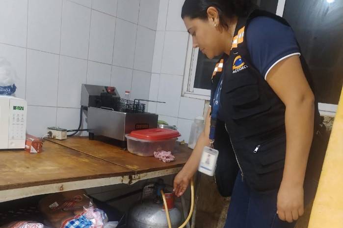 Irregularidades como esta reciben una sanción de B/.625.00 por cada tanque de gas encontrado en un establecimiento comercial. Irregularidades como esta reciben una sanción de B/.625.00 por cada tanque de gas encontrado en un establecimiento comercial.
