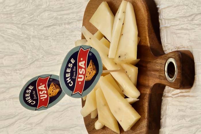 Queso tomatruffle. Queso tomatruffle.
