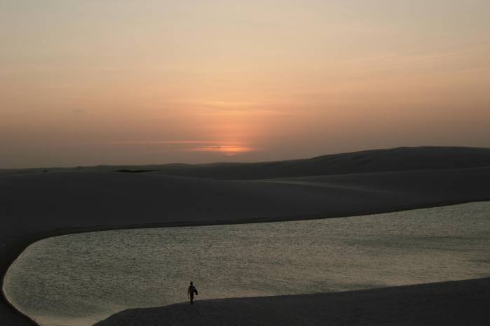 Puesta del sol en el Parque Nacional de los Lençois Maranhenses. Puesta del sol en el Parque Nacional de los Lençois Maranhenses.