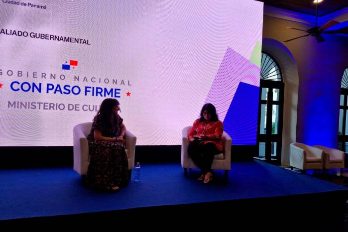 La antropóloga Virginia Mendoza (España) y la investigadora cultural Emma Gómez (Panamá) conversaron en el Museo del Canal. La antropóloga Virginia Mendoza (España) y la investigadora cultural Emma Gómez (Panamá) conversaron en el Museo del Canal.