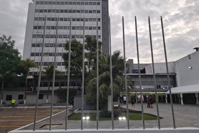 El diputado Luis Eduardo Camacho aseguró que podrían existir tres candidatos para la presidencia de la Asamblea. El diputado Luis Eduardo Camacho aseguró que podrían existir tres candidatos para la presidencia de la Asamblea. 