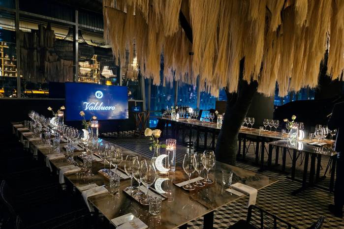 La cena vertical se realizó el pasado jueves en el restaurante Zielo. La cena vertical se realizó el pasado jueves en el restaurante Zielo.