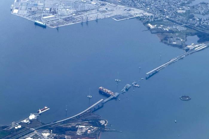El puente Francis Scott Key, utilizado cada día por decenas de miles de vehículos, se derrumbó en el río Patapsco. El puente Francis Scott Key, utilizado cada día por decenas de miles de vehículos, se derrumbó en el río Patapsco.
