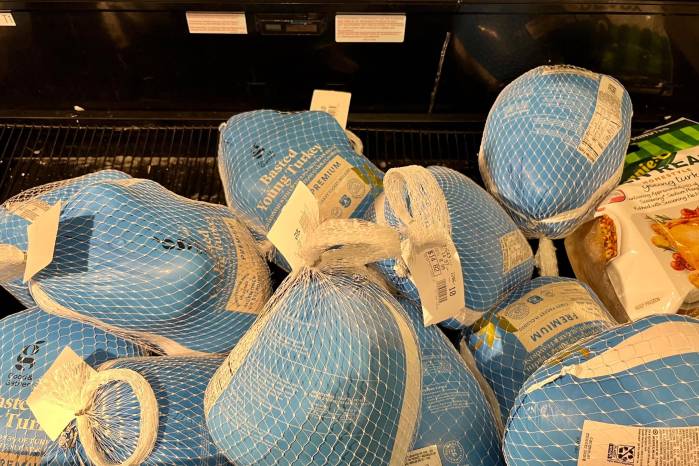 De septiembre hasta la primera semana de diciembre, Panamá ha recibido entre 300 y 500 toneladas métricas de pavo. De septiembre hasta la primera semana de diciembre, Panamá ha recibido entre 300 y 500 toneladas métricas de pavo.