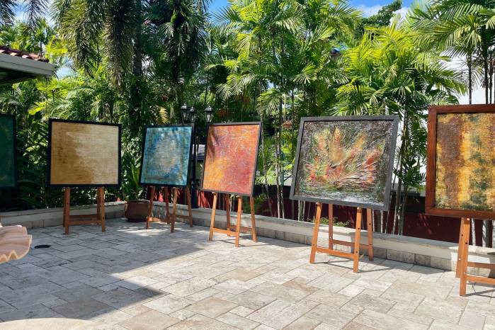 Soler define su arte como “expresionista”, pasión y oficio al que se ha dedicado por más de 50 años. Soler define su arte como “expresionista”, pasión y oficio al que se ha dedicado por más de 50 años.