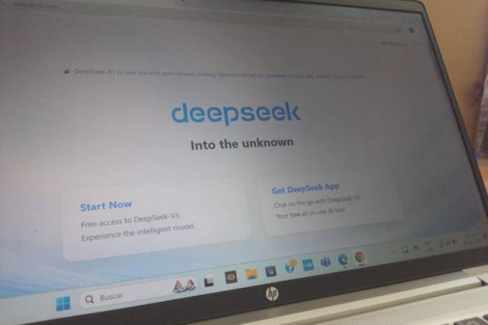 DeepSeek es una startup china de inteligencia artificial. DeepSeek es una startup china de inteligencia artificial.
