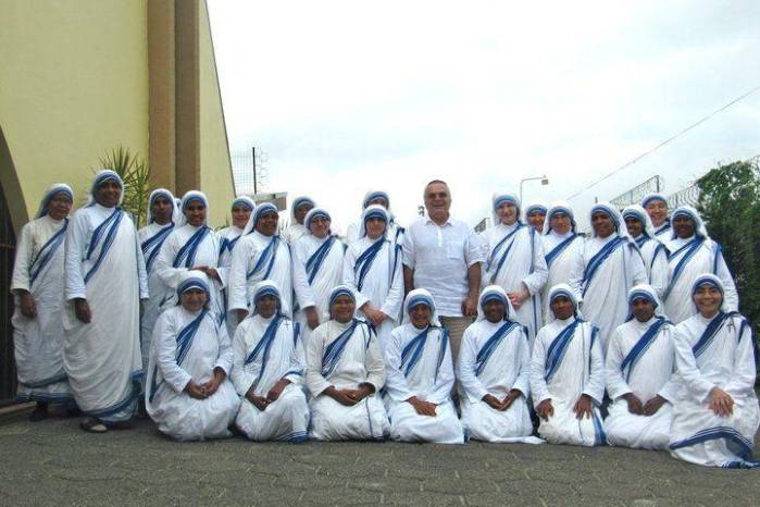 Entre los países que ha visitado para ofrecer sermones se encuentran Tailandia, Malasia, Indonesia y Singapur. Entre los países que ha visitado para ofrecer sermones se encuentran Tailandia, Malasia, Indonesia y Singapur.