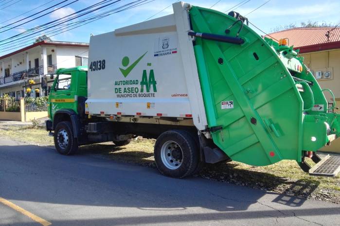 Imagen ilustrativa de un camión de la Autoridad de Aseo Urbano y Domiciliario. Imagen ilustrativa de un camión de la Autoridad de Aseo Urbano y Domiciliario.