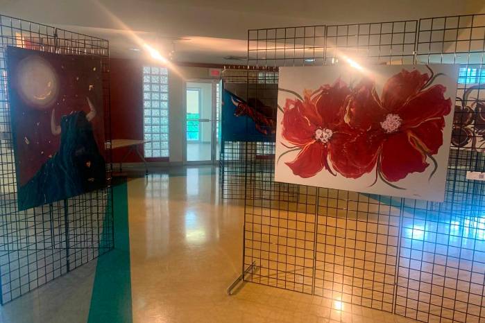 Los dos estilos forman un hilo narrativo en la exposición. Los dos estilos forman un hilo narrativo en la exposición.
