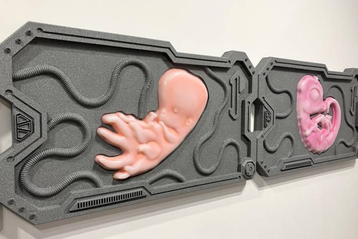 Fotografía donde se aprecia una obra del creador mexicano Andrew Roberts expuesta en la galería Pequod Co de la sección Positions de la feria de Art Basel, el 7 de noviembre de 2013, en Miami Beach, Florida (EE.UU.). EFE/Emilio J. López Fotografía donde se aprecia una obra del creador mexicano Andrew Roberts expuesta en la galería Pequod Co de la sección Positions de la feria de Art Basel, el 7 de noviembre de 2013, en Miami Beach, Florida (EE.UU.). EFE/Emilio J. López