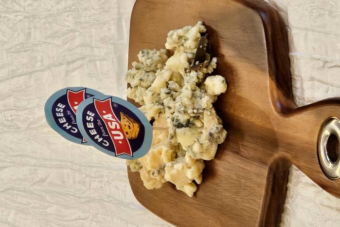 Queso Rogue River blue. Queso Rogue River blue.