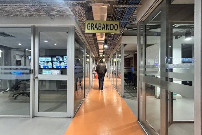 En diálogo con La Estrella de Panamá, Ramiro Avendaño Jaramillo, presidente de Canal 1, aseguró que lo que está en juego “no es un tema empresarial, sino un asunto de principios: la libertad de prensa y la libertad de expresión en Colombia”. En diálogo con La Estrella de Panamá, Ramiro Avendaño Jaramillo, presidente de Canal 1, aseguró que lo que está en juego “no es un tema empresarial, sino un asunto de principios: la libertad de prensa y la libertad de expresión en Colombia”.