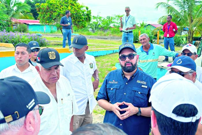 El secretario del Conades junto al presidente José Raúl Mulino en Visita a la PTAR de Isla Colón. El secretario del Conades junto al presidente José Raúl Mulino en Visita a la PTAR de Isla Colón.