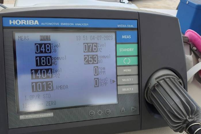 Analizador de gases para motores de combustión interna utilizado por los investigadores. Analizador de gases para motores de combustión interna utilizado por los investigadores.