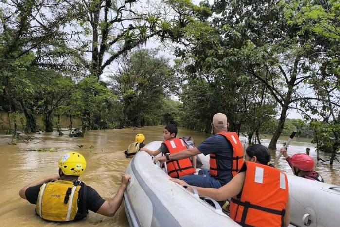 Panamá eleva alerta por Huracán Melissa: inundaciones azotan Veraguas y Los Santos Panamá eleva alerta por Huracán Melissa: inundaciones azotan Veraguas y Los Santos