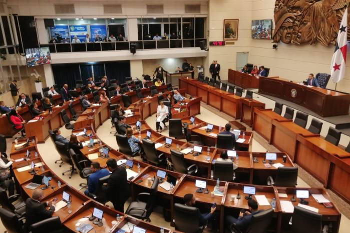 Diputados de la bancada independiente de Vamos insisten en reclamar un espacio más en la comisión de Presupuesto. Diputados de la bancada independiente de Vamos insisten en reclamar un espacio más en la comisión de Presupuesto.