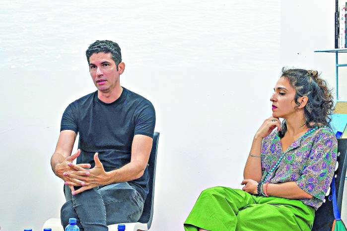 Imagen Alfredo Martiz y Ana Elena Tejera dirante el conversatorio. Imagen Alfredo Martiz y Ana Elena Tejera dirante el conversatorio.