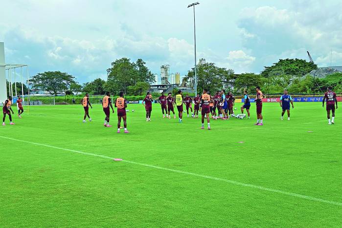 La selección de Panamá durante un entrenamiento previo al viaje hacia El Salvador. La selección de Panamá durante un entrenamiento previo al viaje hacia El Salvador.
