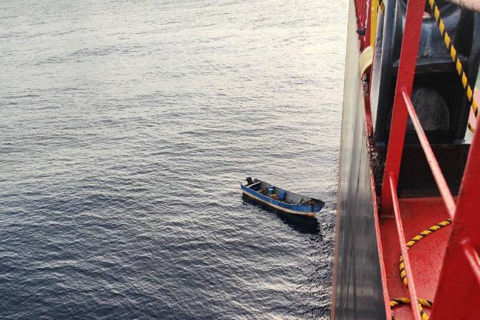 Fotografía del pequeño bote donde se encontraban los náufragos por 8 días. Fotografía del pequeño bote donde se encontraban los náufragos por 8 días.