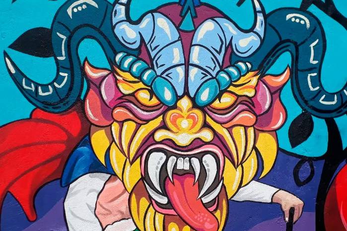 El diseñador gráfico y muralista cree en el poder del arte público para transformar comunidades desde adentro. El diseñador gráfico y muralista cree en el poder del arte público para transformar comunidades desde adentro.