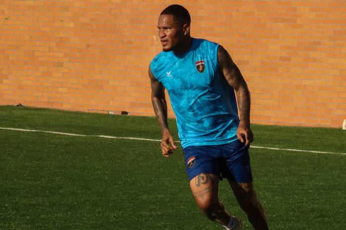 Eric Davis en su primer entrenamiento con el Plaza Amador. Eric Davis en su primer entrenamiento con el Plaza Amador.